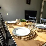 Rare, Fonctionnel, Ideal Famille Ou Business Apartment